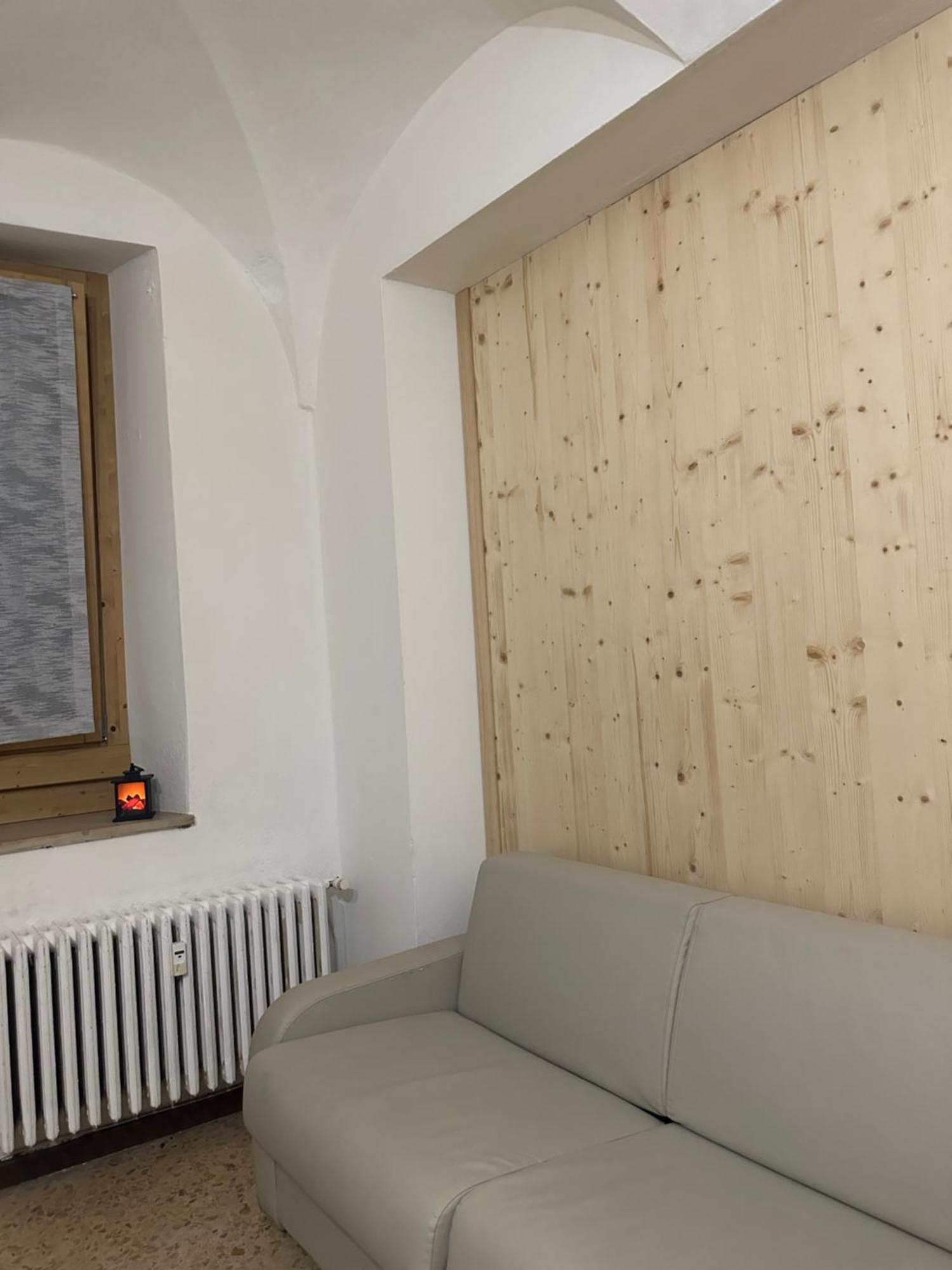Flat In City Centre Tirano - 10 Minutes From Train Station מראה חיצוני תמונה