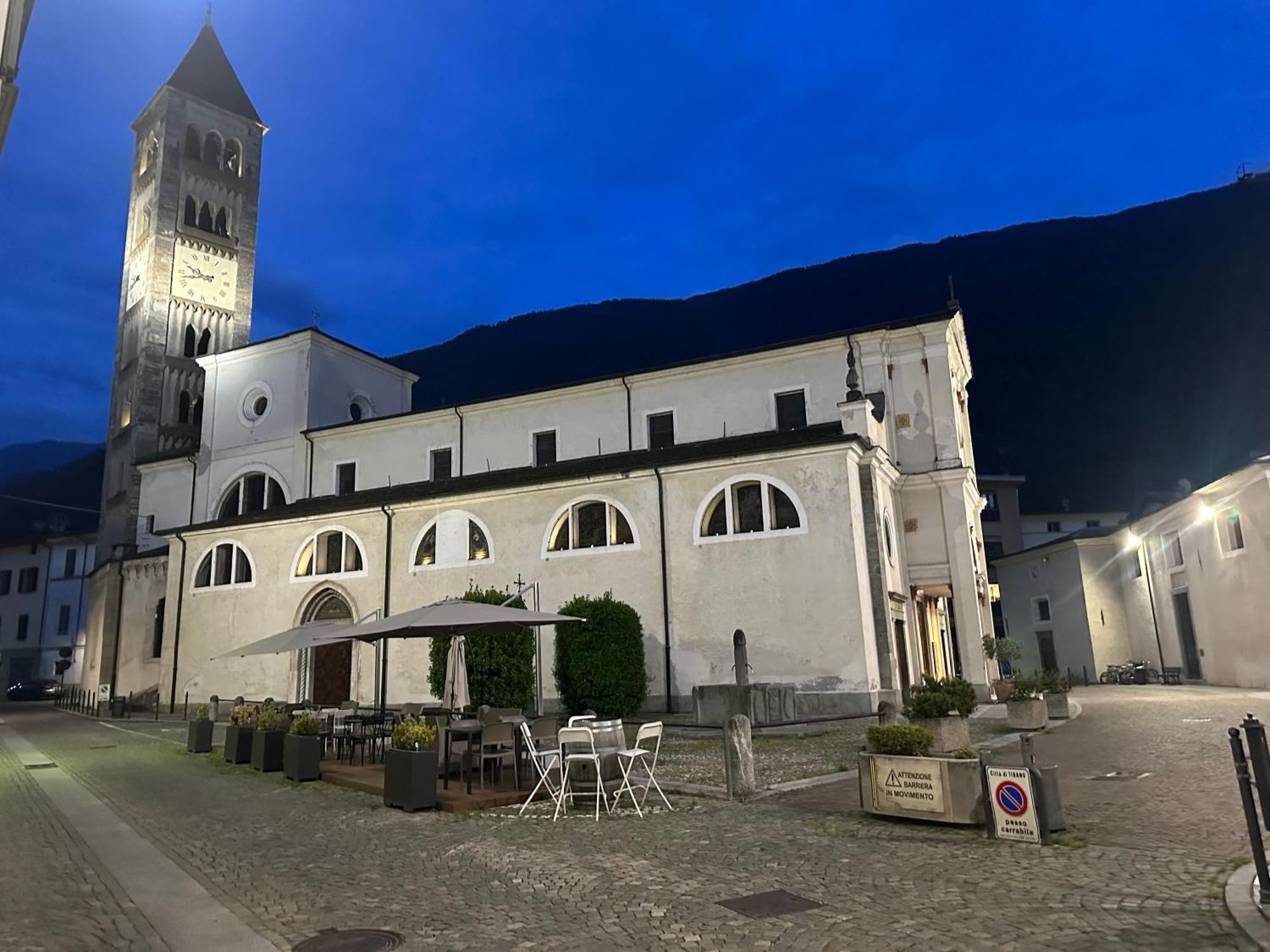Flat In City Centre Tirano - 10 Minutes From Train Station מראה חיצוני תמונה